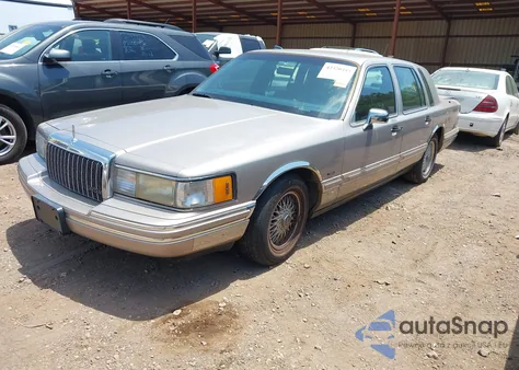 1994 Lincoln Town Car Signature/Tournament из США, поврежденный, VIN 1LNLM82W2RY628475